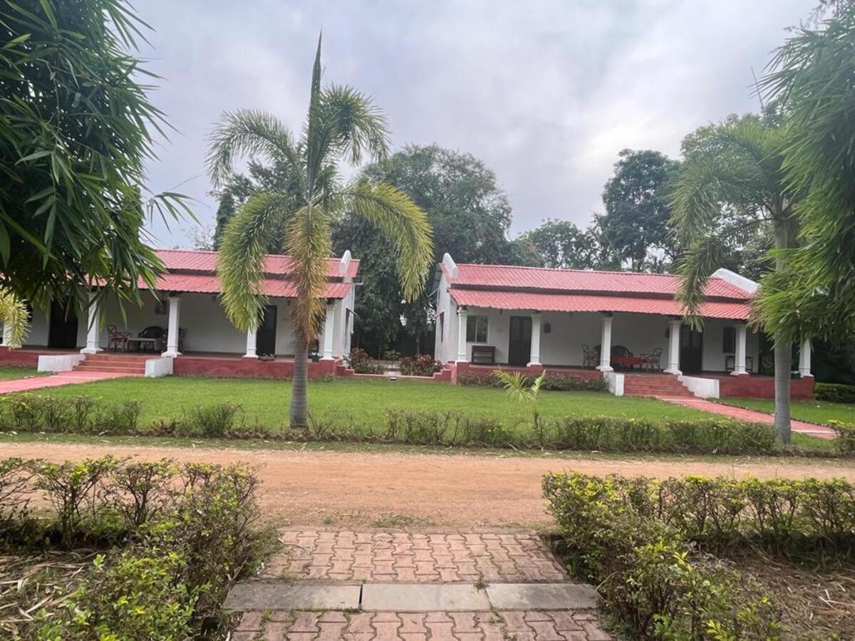 Kp Cottages Kanker Exterior photo
